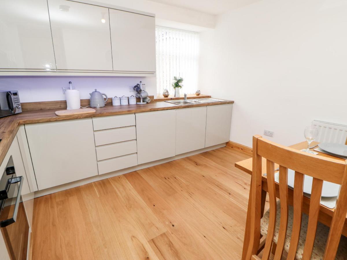 Flat Above 27 Villa Bishop Auckland Bagian luar foto